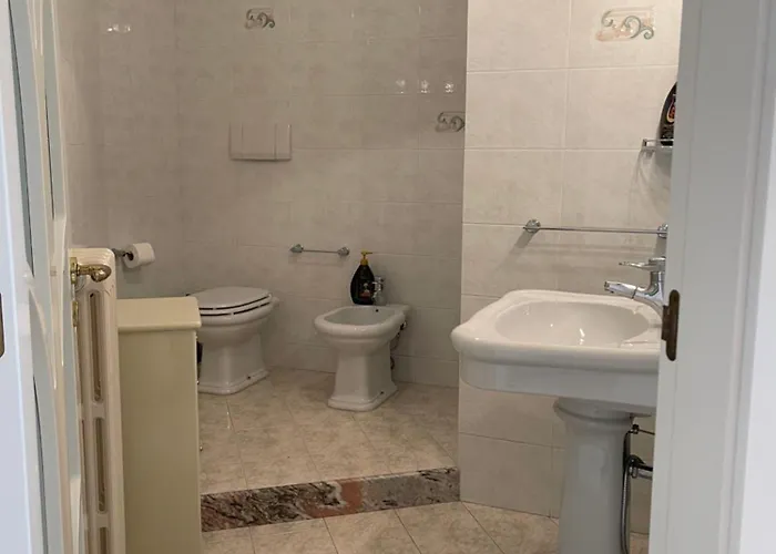 Adua Exclusive バーリ