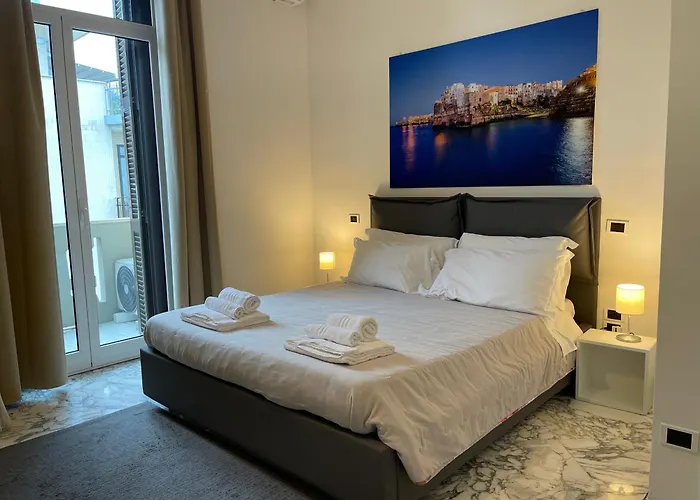 Adua Exclusive * バーリ