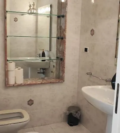 Adua Exclusive باري